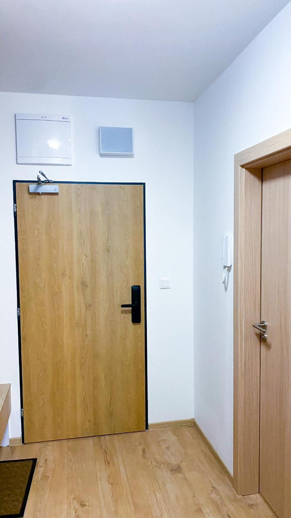 Riverfront Apartment Besenova Luaran gambar