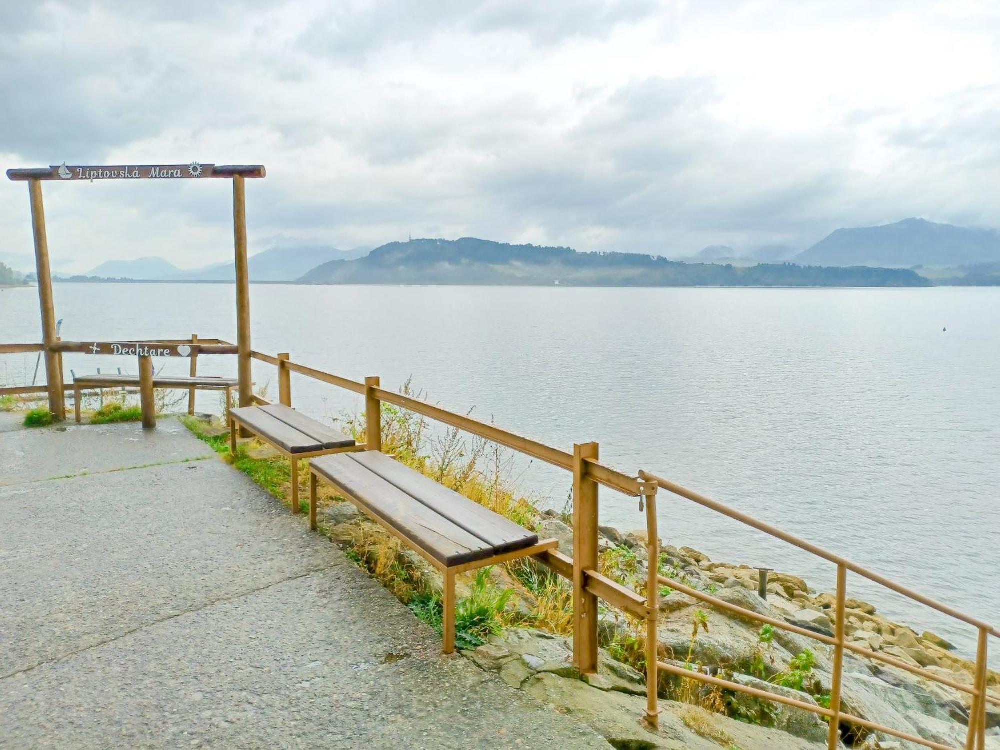 Riverfront Apartment Besenova Luaran gambar